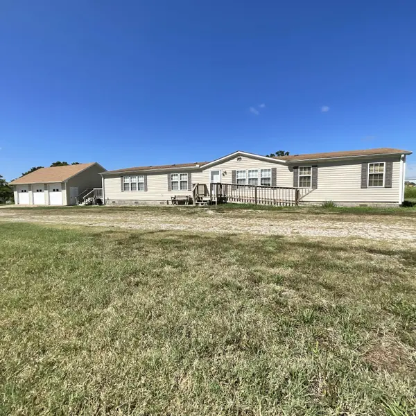 10135 County Road 8010, West Plains, MO 65775