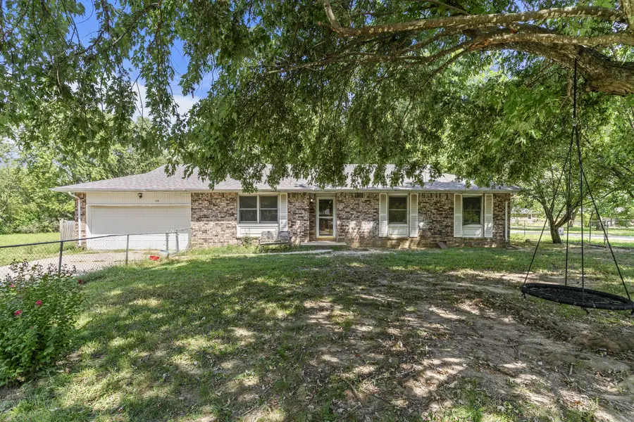 330 Peacock LN, Fordland, MO 65652