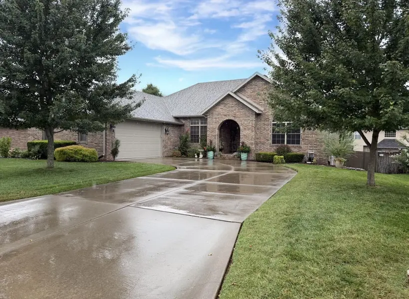 1003 N 23rd AVE, Ozark, MO 65721