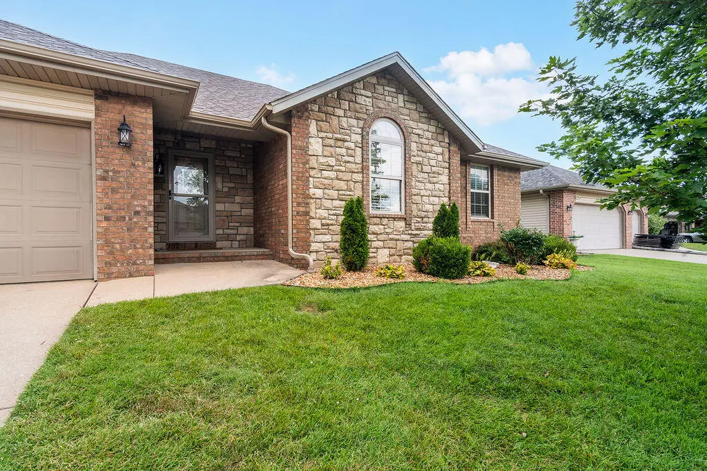 3263 N Dickerson AVE, Springfield, MO 65803