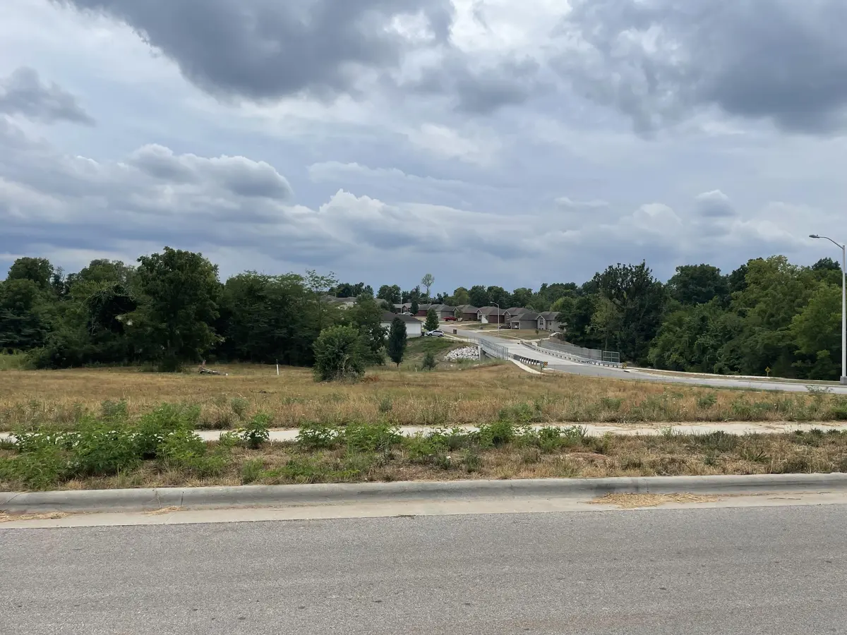 3786 W Deerfield ST, Springfield, MO 65807