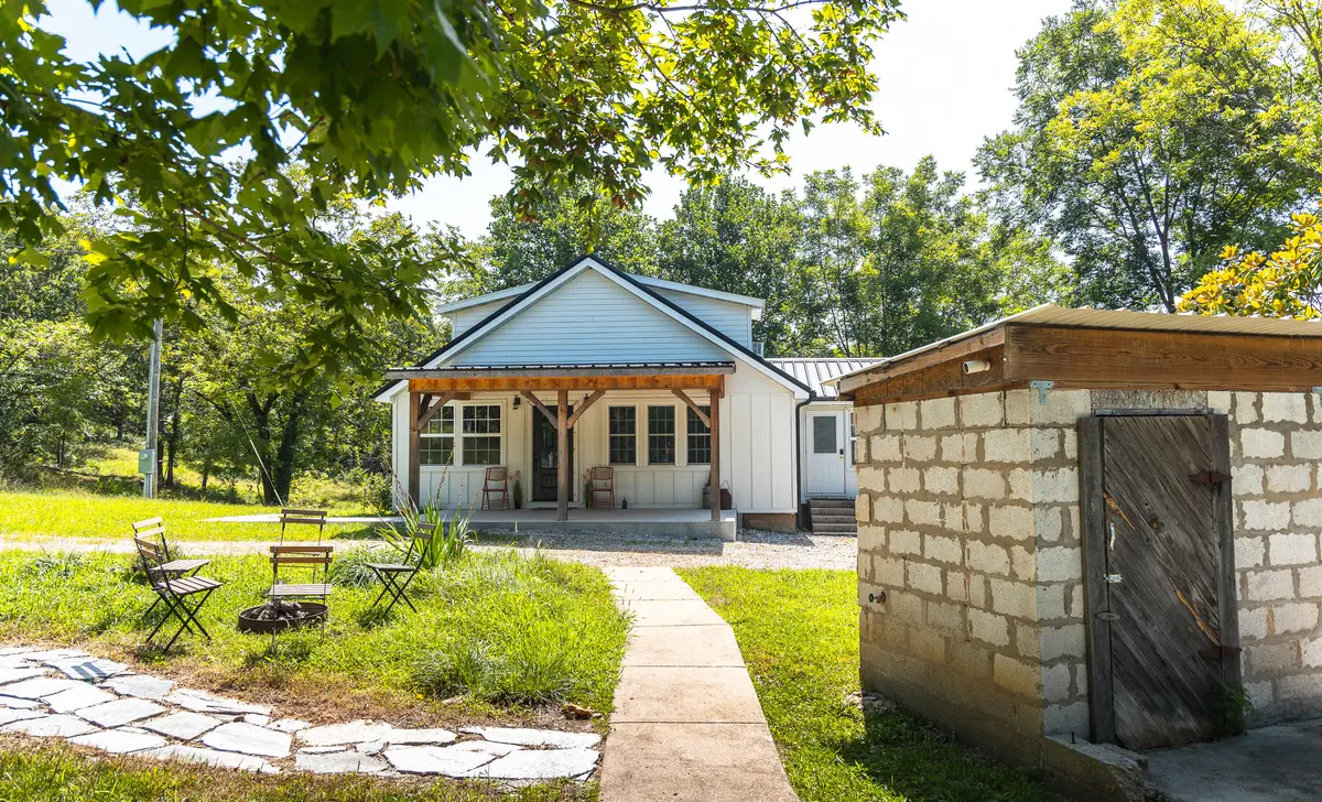 25598 County Road C-228, Norwood, MO 65717