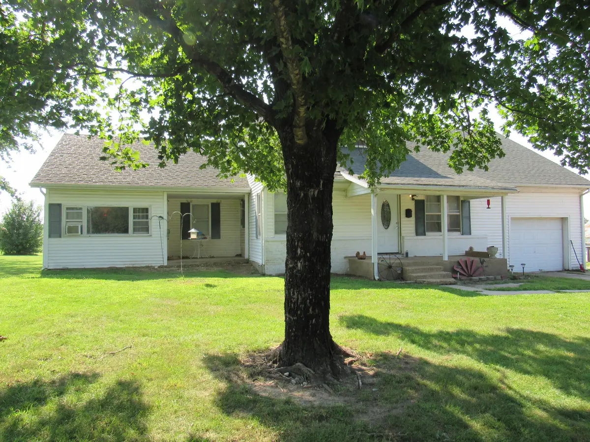 419 State Road H, Elkland, MO 65644