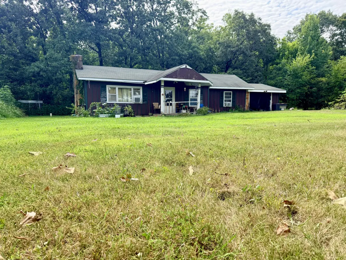 178 State Highway 39, Greenfield, MO 65661