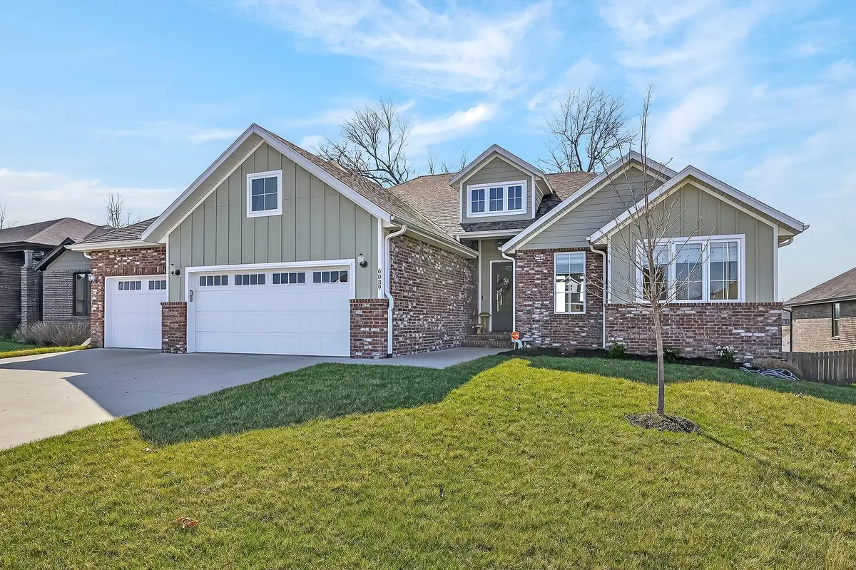 6039 S Kings AVE, Springfield, MO 65810