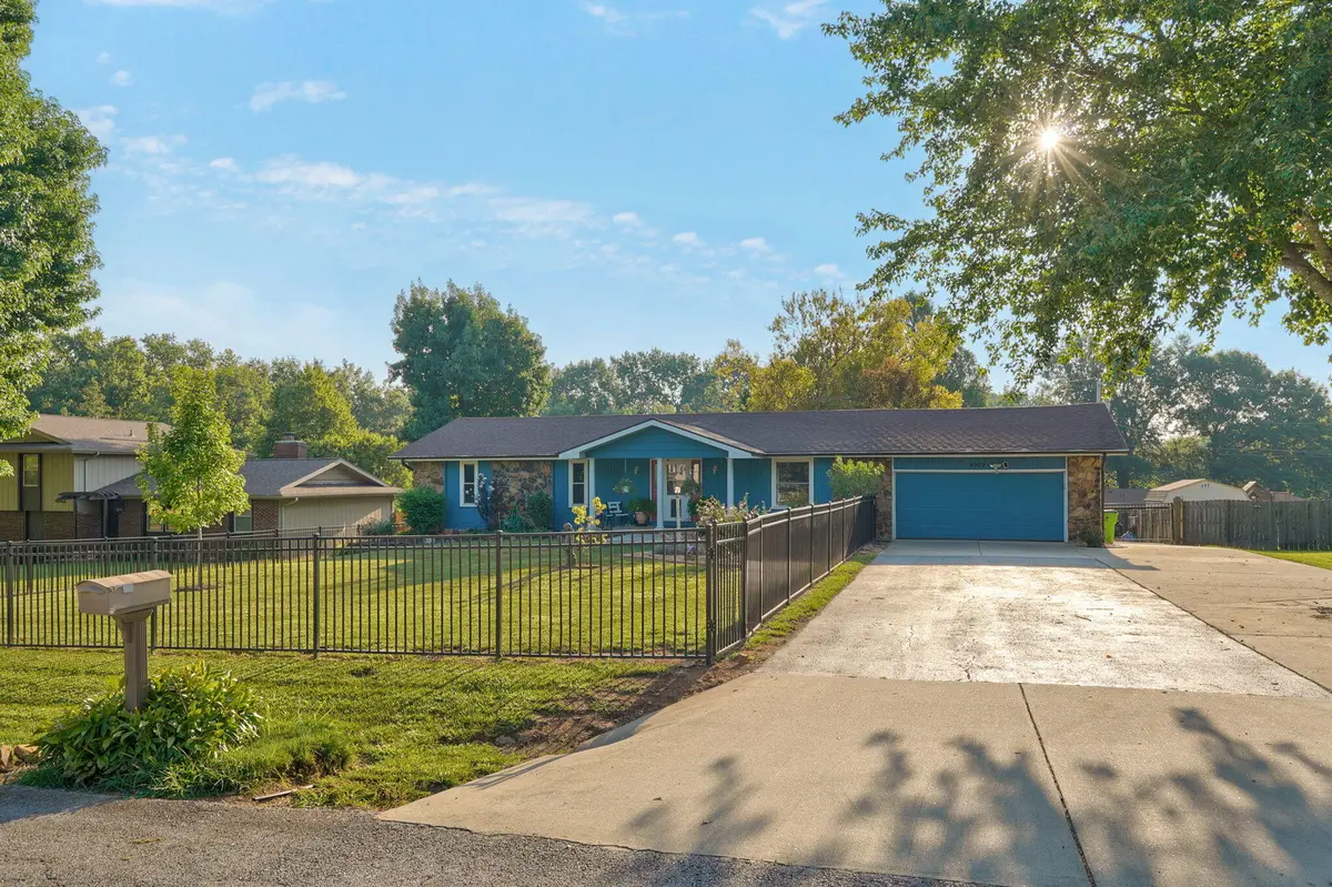 4922 S Palmer AVE, Springfield, MO 65804