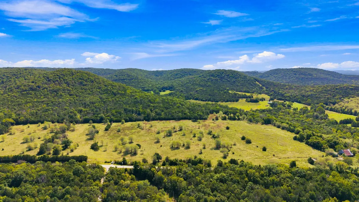 23262 State Highway M, Cassville, MO 65625