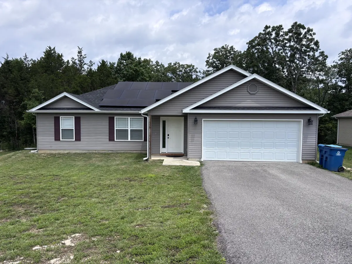 135 Bald Cypress CT, Hollister, MO 65672
