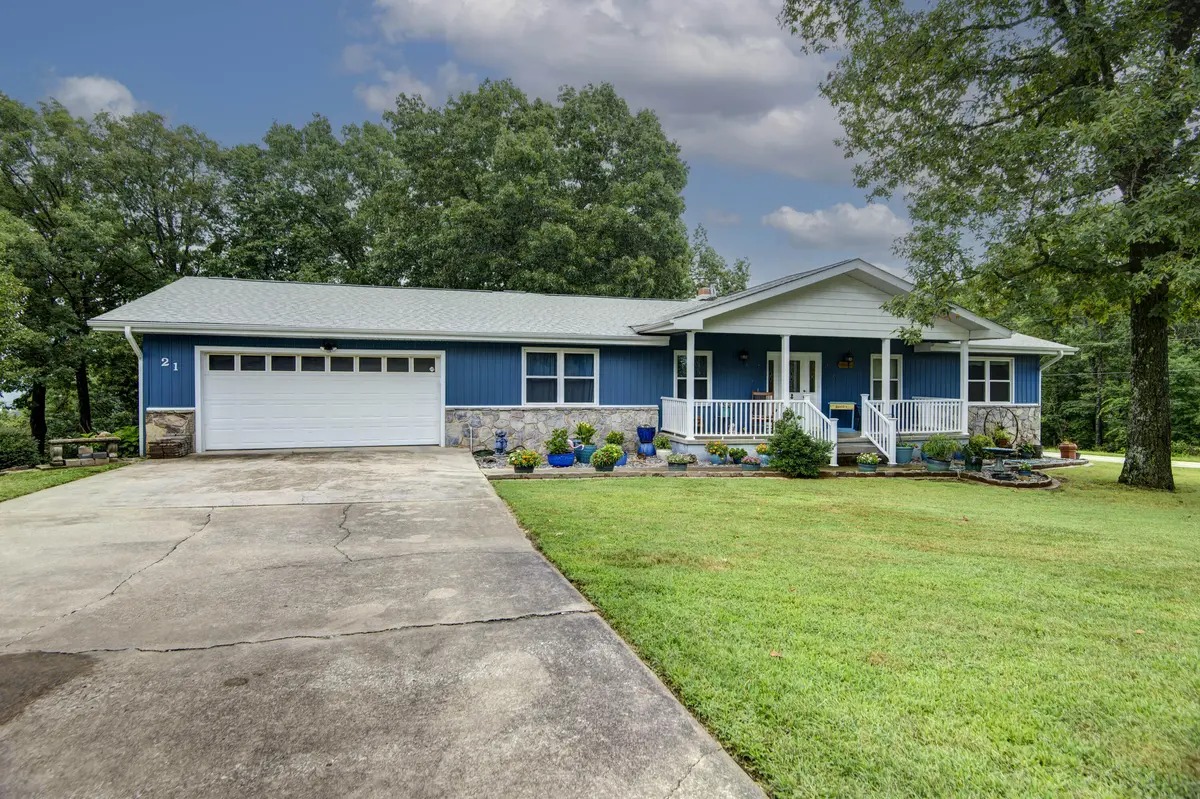 21 Cricket Hill LN, Lampe, MO 65681