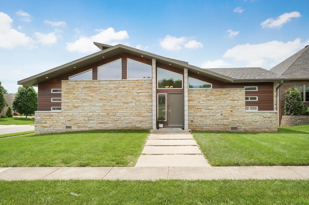 3942 E Rosebrier ST, Springfield, MO 65809