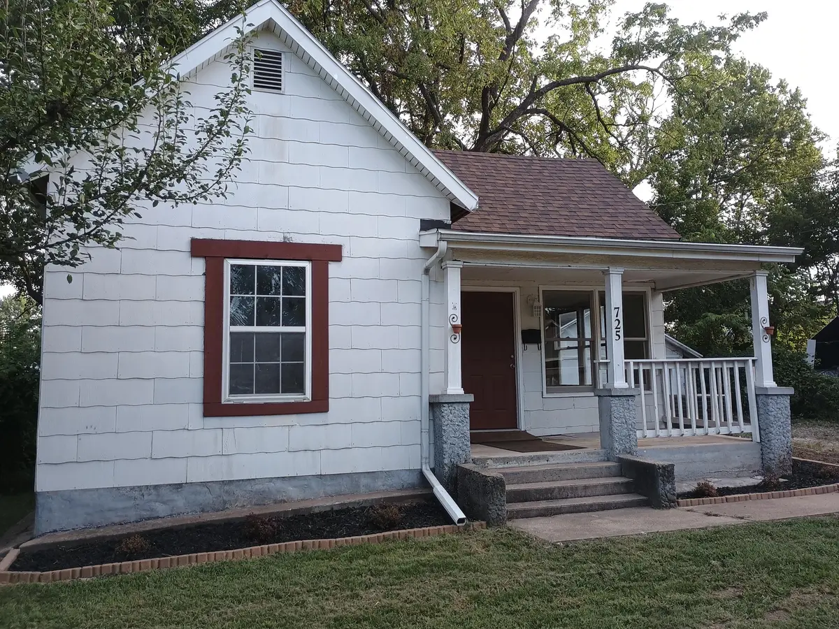 725 W Chicago ST, Springfield, MO 65803