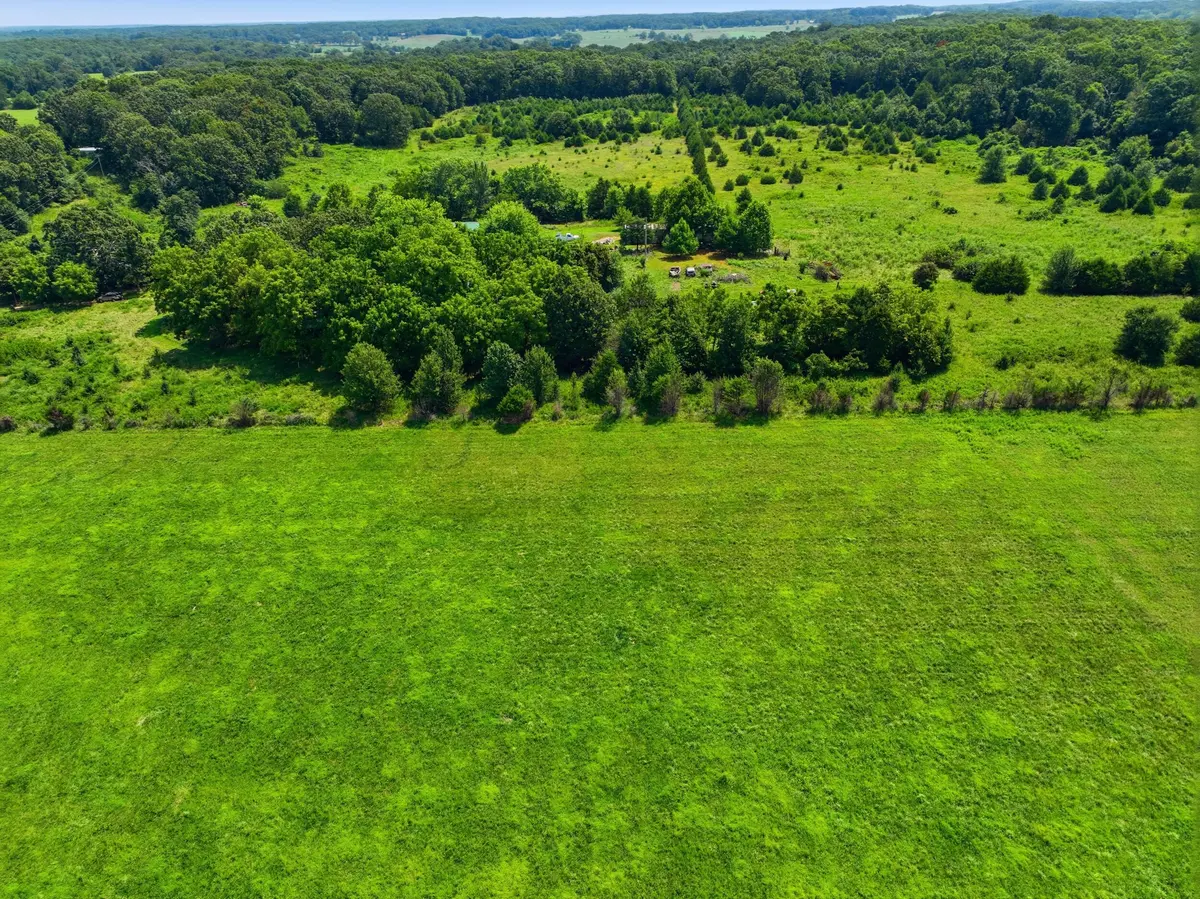 6182 County Road 2350, Pomona, MO 65789