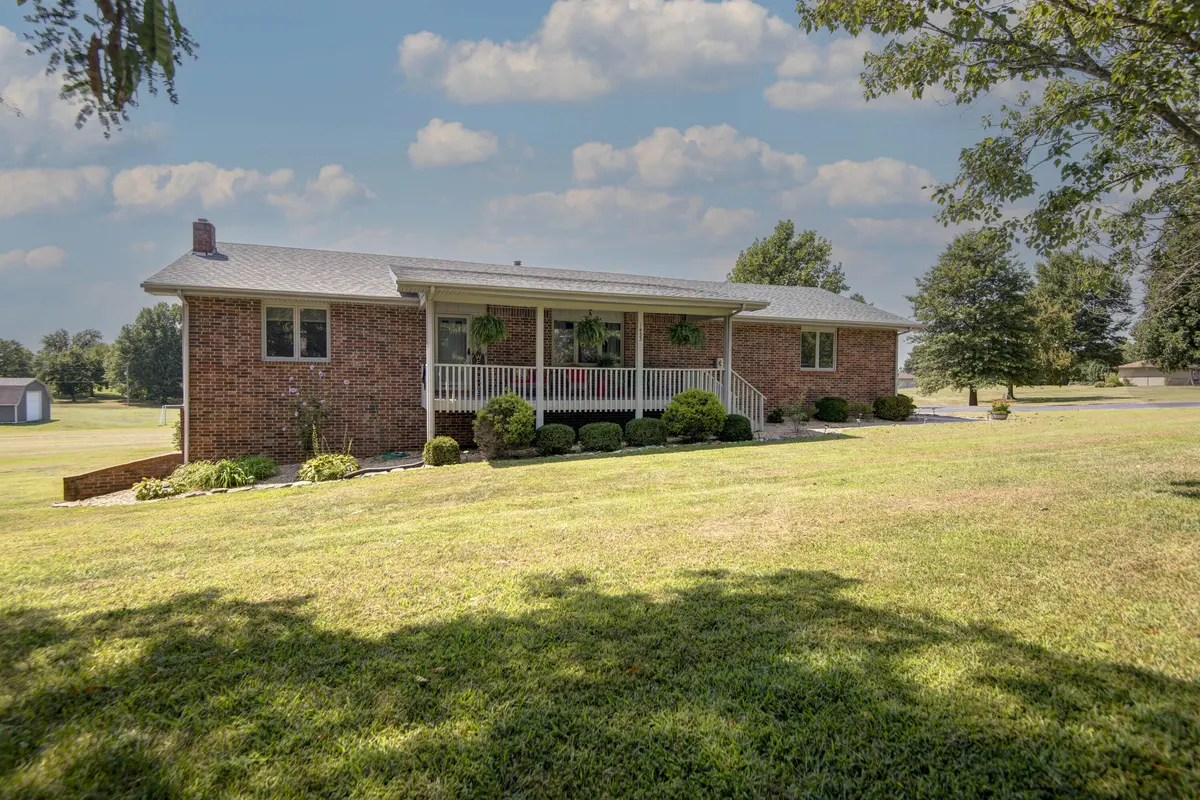 1433 N Emerald Hills DR, Nixa, MO 65714
