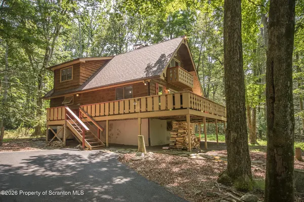 109 W Birch LN, Greentown, PA 18426