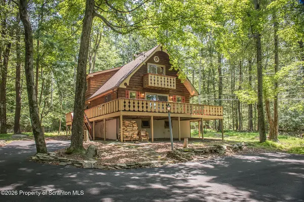 109 W Birch LN, Greentown, PA 18426