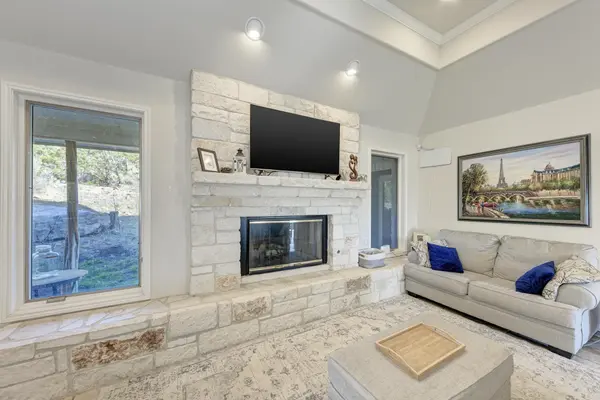 330 Juniper TRL, Kingsland, TX 78639