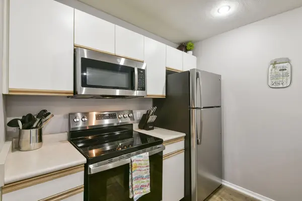 120 Spring Creek CT #Apt 16, Branson, MO 65616