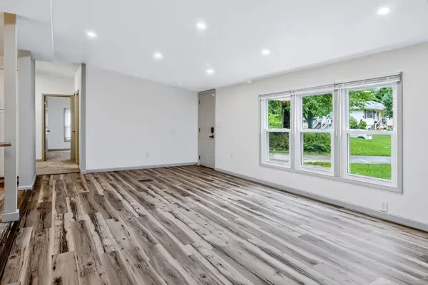 198 SE 51 RD, Warrensburg, MO 64093