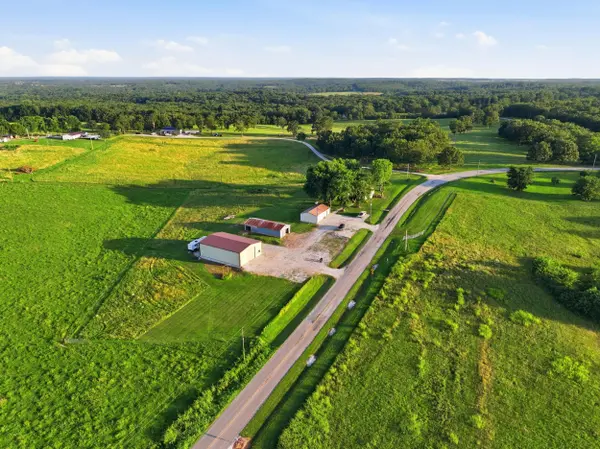 16223 State Highway F, Preston, MO 65732
