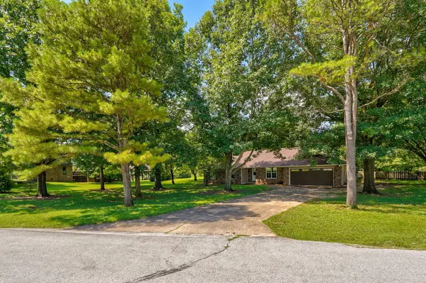 6401 N Marilyn AVE, Springfield, MO 65803