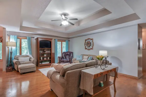 264 W Farm Road 82, Springfield, MO 65803