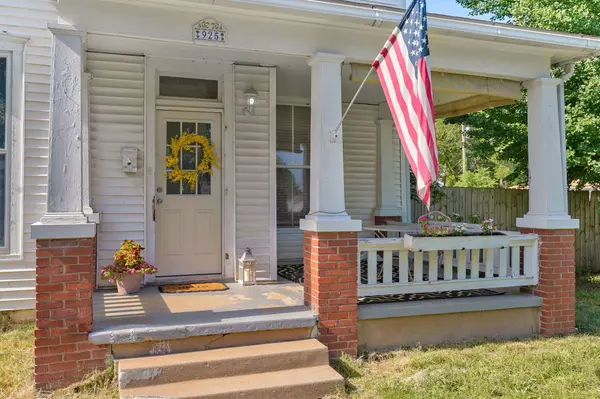 925 W Walnut ST, Springfield, MO 65806