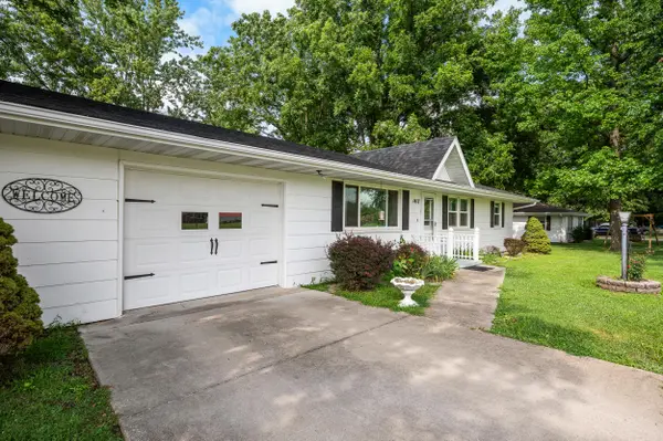 1417 W Locust ST, Bolivar, MO 65613