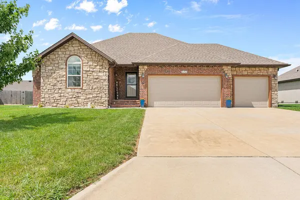 873 E Ozark Jubilee DR, Nixa, MO 65714