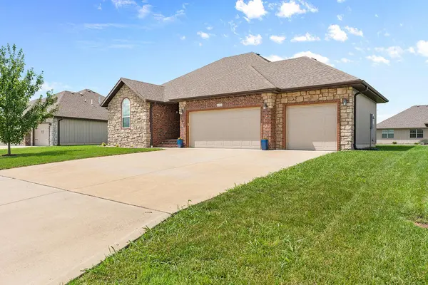 873 E Ozark Jubilee DR, Nixa, MO 65714