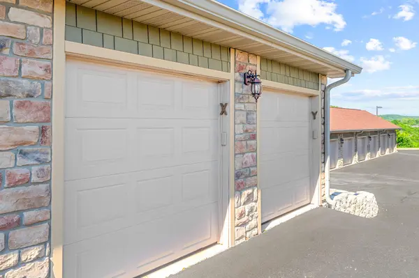 228 Seven Cove LN #101, Kimberling City, MO 65686