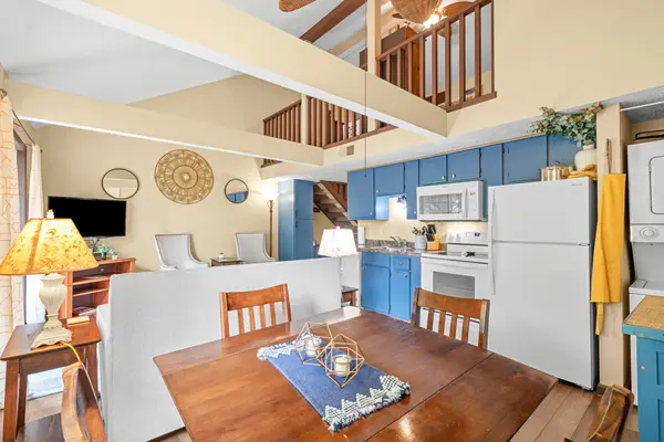 6 Memory LN #Apt 8, Branson, MO 65616