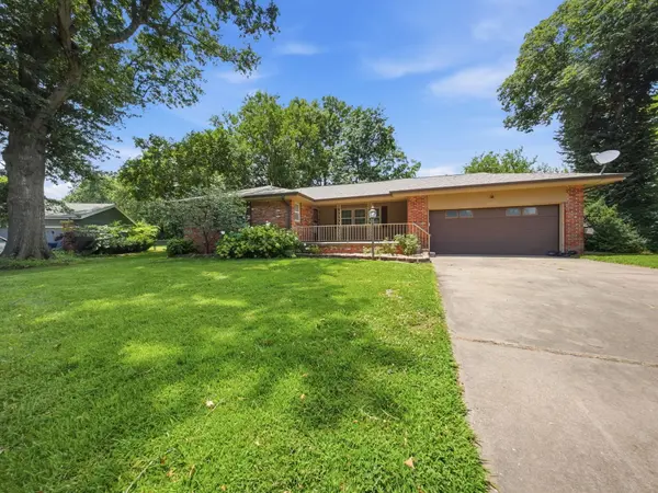 2411 S Mayfair AVE, Springfield, MO 65804