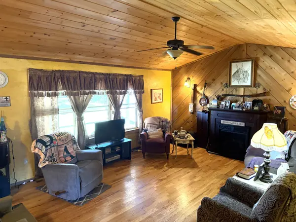 9468 Mo-19, Winona, MO 65588