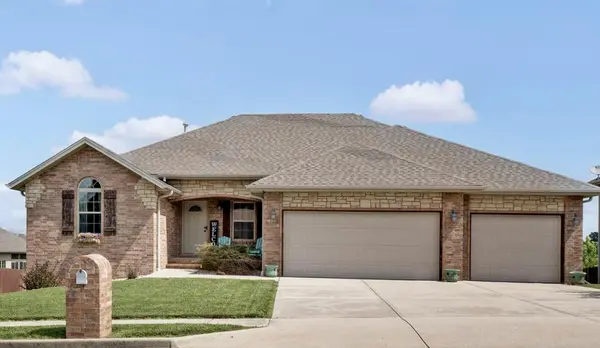 1007 E Highview DR, Ozark, MO 65721