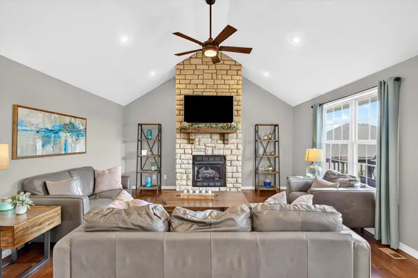 1007 E Highview DR, Ozark, MO 65721