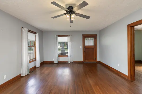 1614 E Commercial ST, Springfield, MO 65803
