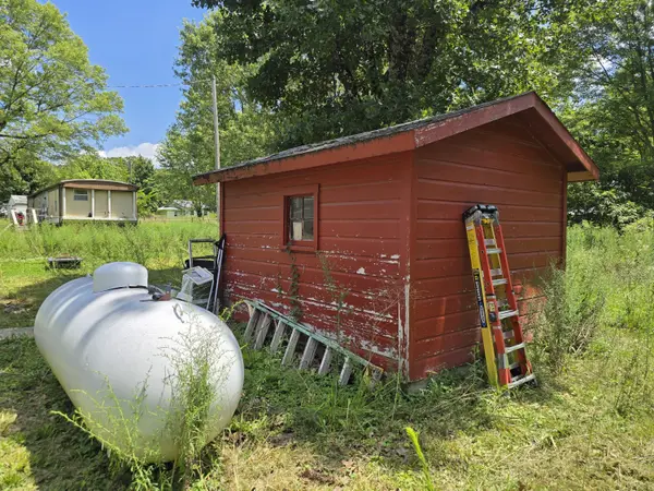 22 Thomasville RD, Buffalo, MO 65622