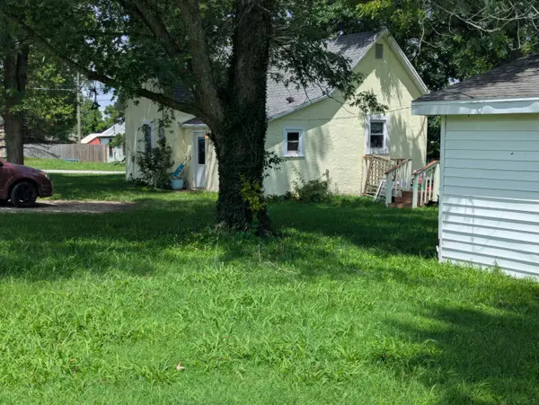 536 S Walnut ST, Marshfield, MO 65706