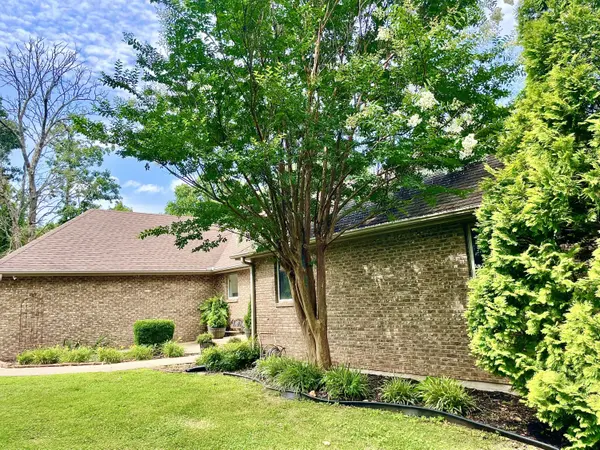 4025 Deer Ridge ST, Neosho, MO 64850