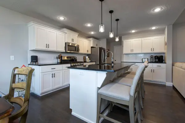 813 E Brewer AVE, Nixa, MO 65714