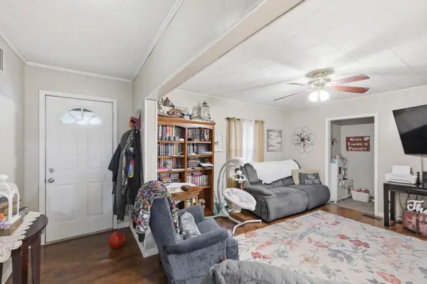 699 S Main ST, Granby, MO 64844