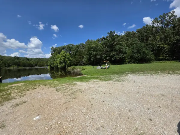 000 Santry CIR, Edwards, MO 65326