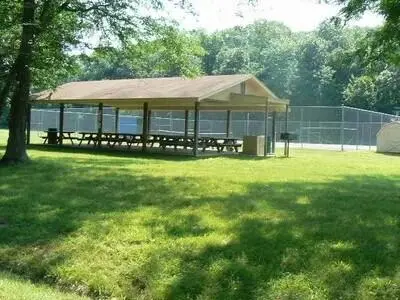 000 Santry CIR, Edwards, MO 65326
