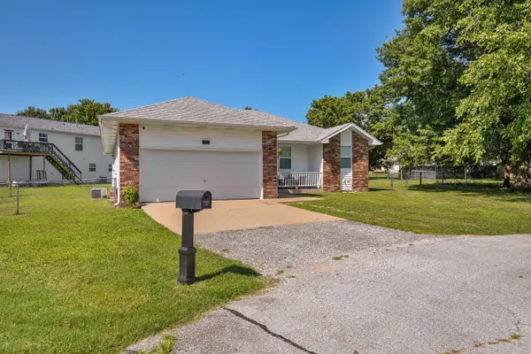 405 Lynn DR, Clever, MO 65631