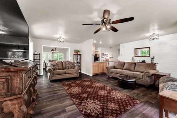 64 Northwoods DR, Kimberling City, MO 65686