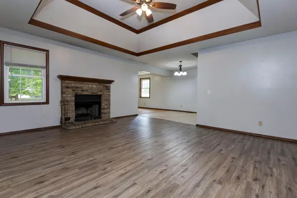 1428 W Whiteside ST, Springfield, MO 65807