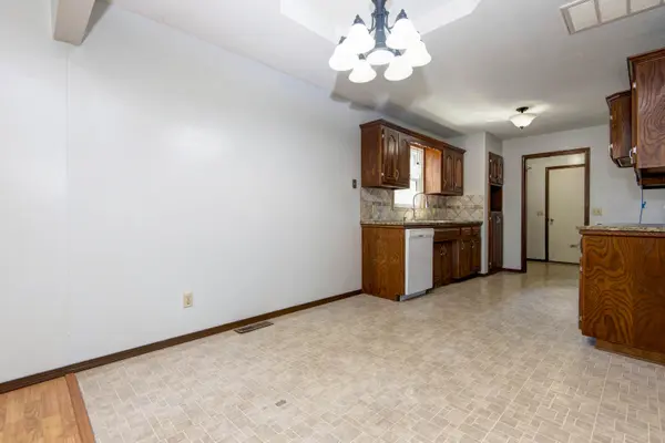 1428 W Whiteside ST, Springfield, MO 65807