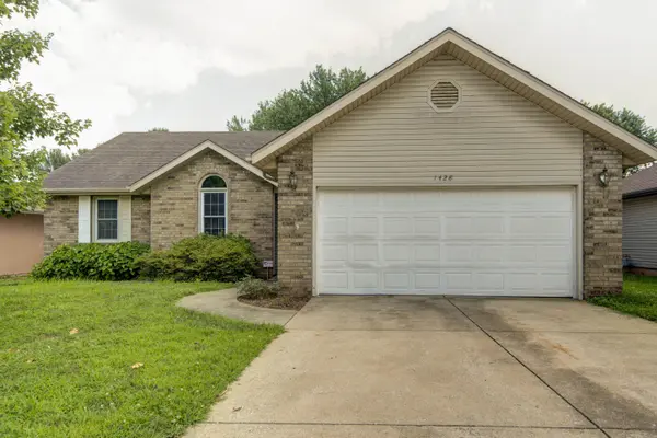 1428 W Whiteside ST, Springfield, MO 65807