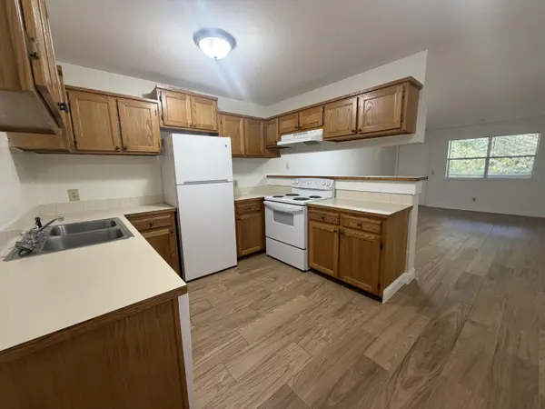 428 Kays LN #1d, Hollister, MO 65672