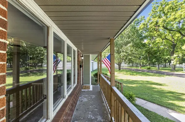 515 Grand ST, Monett, MO 65708